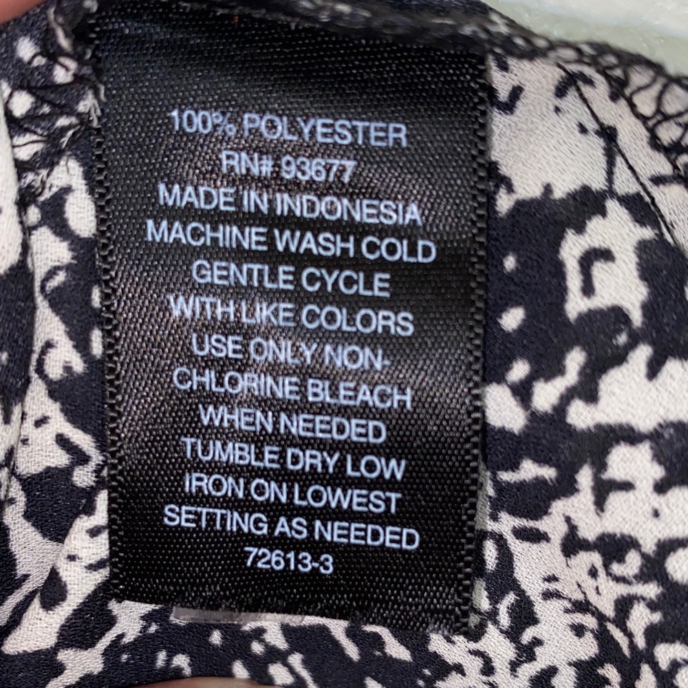 Worthington Snake Print Sleeveless Top  Black White Blouse  XS - Picture 4 of 6